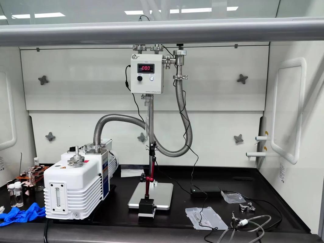 石英管真空封口机在石英玻璃仪器领域的应用与优势